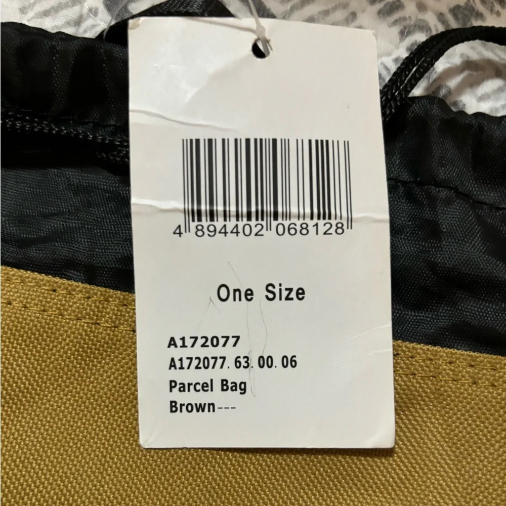 Carhartt parcel bag. Nwt - Picture 4 of 4